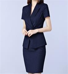 夏季女士商务西装：职场礼仪与清爽质感的平衡之选